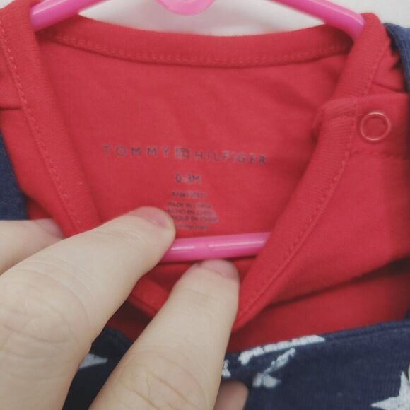 Tommy Hilfiger overall 2 piece set 0-3m (AS) - Picture 4 of 5